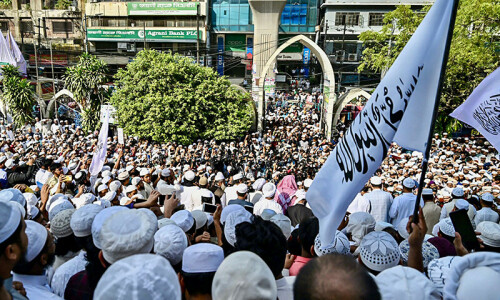 Bangladeshi politicians urge calm after clashes