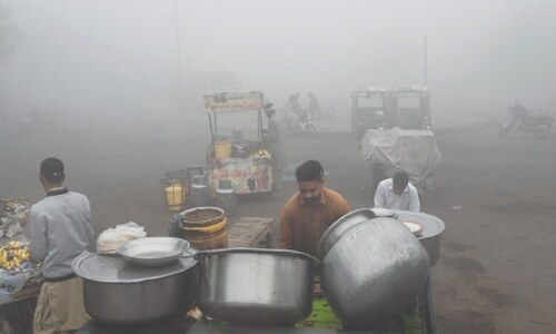 Govt orders closure of markets by 8pm in four districts