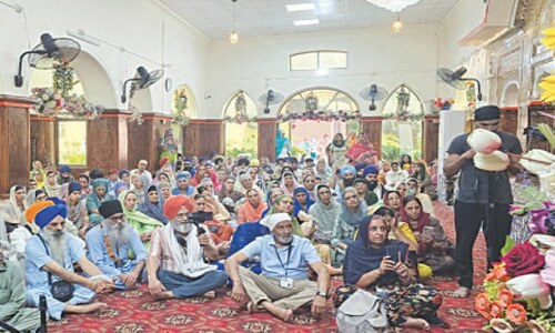 Sikh pilgrims welcomed on Guru Nanak&rsquo;s 555th birth anniversary