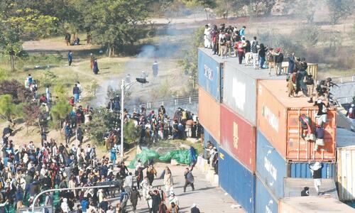 Day of clashes in Islamabad ends in PTI protesters’ retreat Day of clashes in Islamabad ends in PTI protesters’ retreat