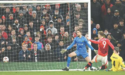 Hojlund gives Amorim winning Old Trafford bow, Spurs draw with Roma