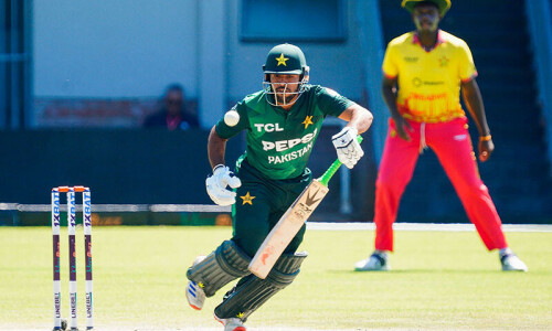 Pakistan cruise to opening T20 win over Zimbabwe