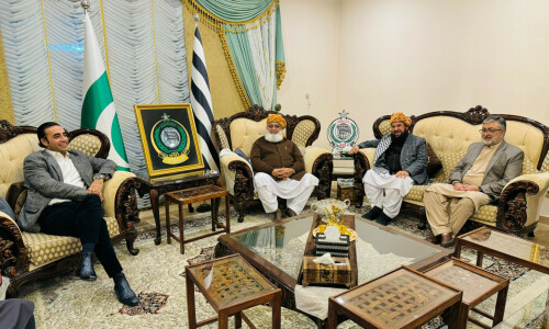 Bilawal rushes to meet Fazl after warnings on seminary bill delay Bilawal rushes to meet Fazl after warnings on seminary bill delay