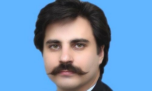 Ex-PTI lawmaker &lsquo;picked up&rsquo; in raid on Gulshan home in Karachi
