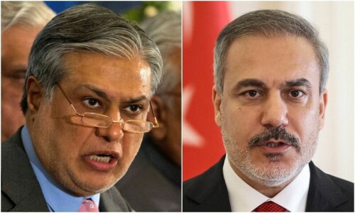 FM Dar discusses Pakistani nationals stranded in Syria with Turkish counterpart