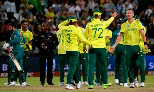 Hendricks century takes South Africa to T20 series win over Pakistan Hendricks century takes South Africa to T20 series win over Pakistan