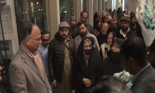 318 stranded Pakistanis return from crisis-hit Syria 318 stranded Pakistanis return from crisis-hit Syria