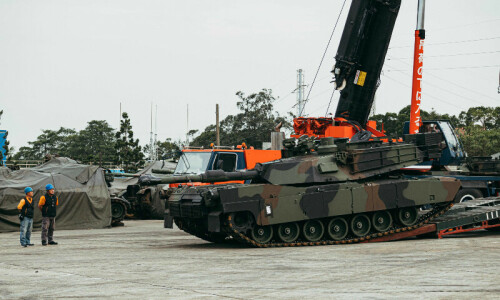 Taiwan receives first batch of US-made Abrams tanks Taiwan receives first batch of US-made Abrams tanks