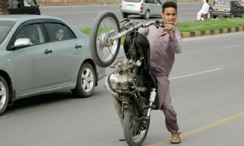 Police identify 55 &lsquo;hotspots&rsquo; in Lahore to check bike stunts on New Year