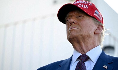 Trump sues newspaper for &lsquo;misleading&rsquo; survey