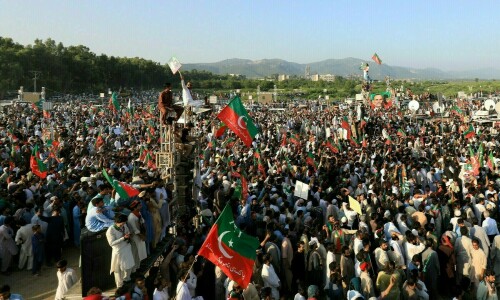 PTI puts disobedience ‘on hold’ to give talks a chance PTI puts disobedience ‘on hold’ to give talks a chance