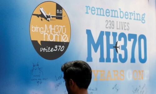 Malaysia agrees to resume search for wreckage of missing Flight MH370 Malaysia agrees to resume search for wreckage of missing Flight MH370