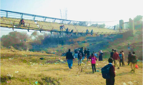 6 students injured as wooden bridge collapses in AJK&rsquo;s Samahni Town: police official