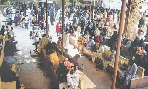 Dust pollution takes heavy toll on people as respiratory illness cases surge in Karachi