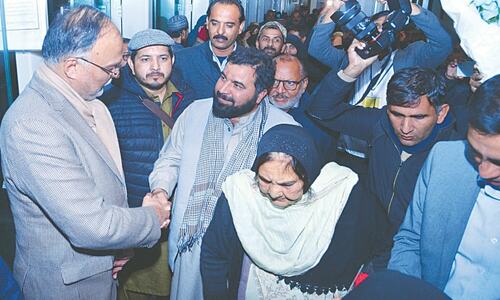 318 stranded Pakistanis return from crisis-hit Syria 318 stranded Pakistanis return from crisis-hit Syria