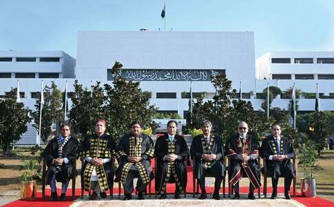 Political leaders vow to uphold parliament&rsquo;s authority