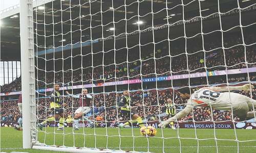 Villa heap  pain on slumping City as Forest soar