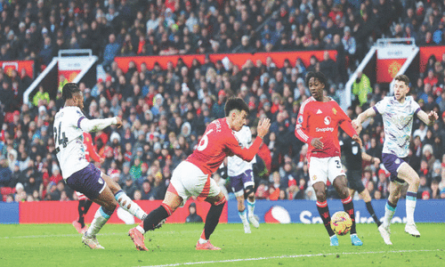 Bournemouth embarrass United, Chelsea held at Everton Bournemouth embarrass United, Chelsea held at Everton