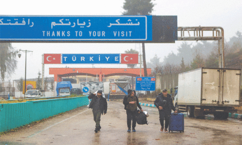 Iranian FM  warns against interference in Syria