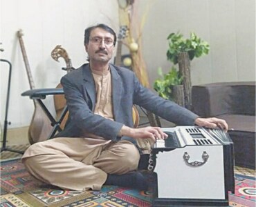 Afghan singer wants to revive traditional Pashto music