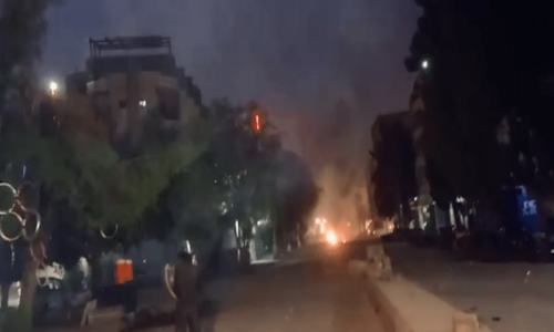 Police action to clear Karachi roads of protesters sparks violence Police action to clear Karachi roads of protesters sparks violence
