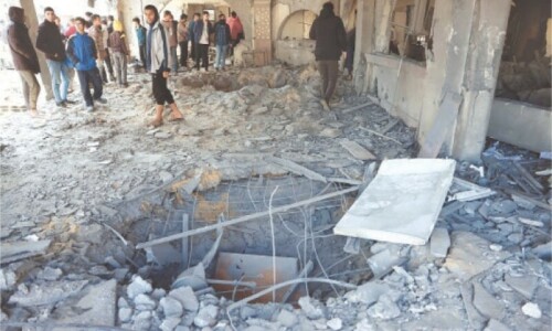 Israeli air strikes kill 54 Palestinians