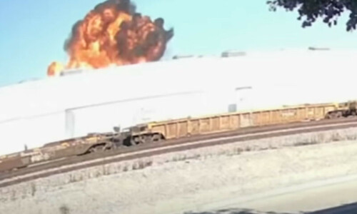 Two dead, 18 injured in small plane crash in California Two dead, 18 injured in small plane crash in California