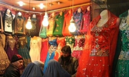 Two women&rsquo;s garment shops looted, torched in Wana