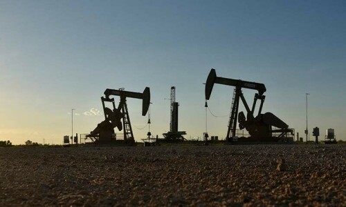 Oil rallies 3pc on new US sanctions on Russian oil Oil rallies 3pc on new US sanctions on Russian oil