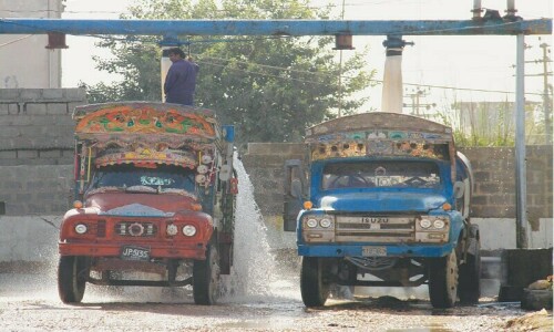 Water tankers run over, kill three bike-riders in Karachi Water tankers run over, kill three bike-riders in Karachi