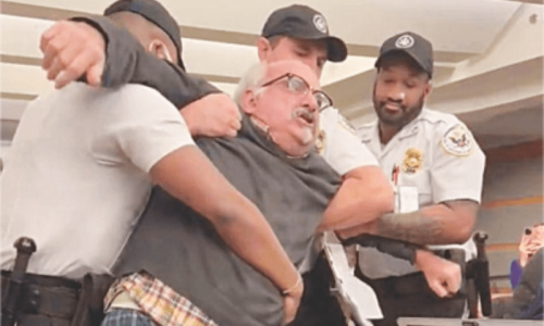 Journalists disrupt Blinken&rsquo;s final briefing