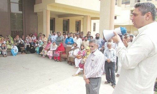 University teachers decry 25pc tax rebate withdrawal