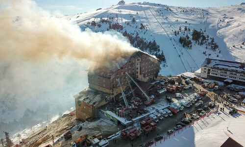 Turkish ski resort fire kills 66, forces guests to jump from windows Turkish ski resort fire kills 66, forces guests to jump from windows