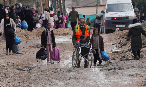 Hundreds leave Jenin as Israel presses military operation