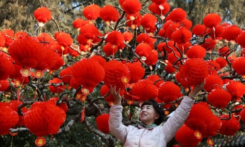 China travel peaks as millions head home for Lunar New Year