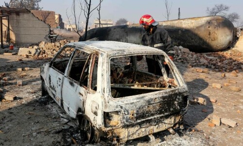 Six dead, 38 injured in Multan LPG bowser blast: police Six dead, 38 injured in Multan LPG bowser blast: police