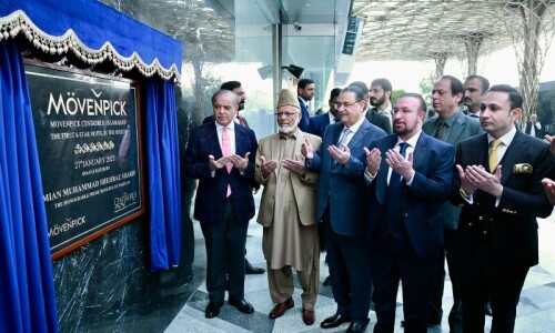 PM assures businessmen of govt help for growth