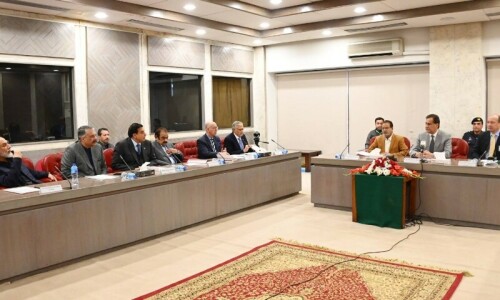 Govt says talks practically over as Imran blasts failure to form commissions as ‘sign of deceit’