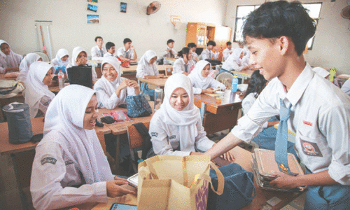 Indonesia launches free meal programme to combat stunting