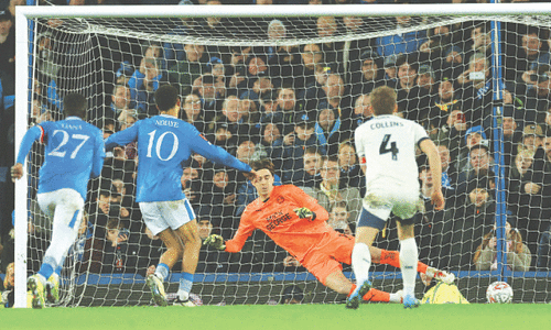 Everton see off Peterborough in FA Cup after Dyche sacking