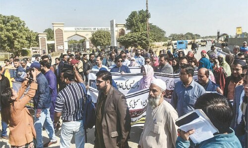 Teachers take to streets across Sindh amid boycott of classes