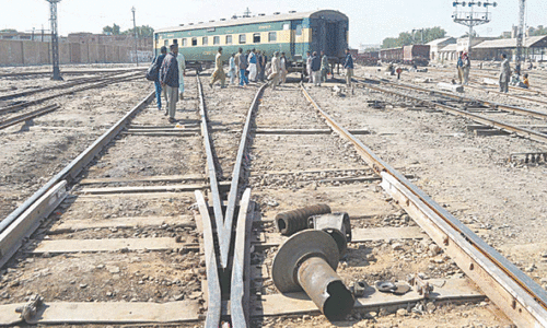 Business Express derails near Hyderabad