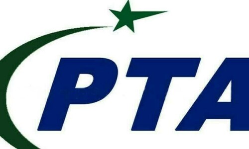 PTA grilled over &lsquo;delay&rsquo; in licences for two firms