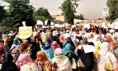 Students heave sigh of relief as university teachers set to resume classes today in Sindh