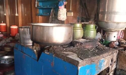 12 injured in gas cylinder blast near Peshawar hospital: rescue official