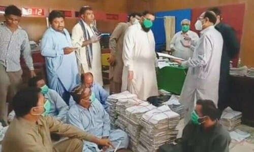 Sindh to probe use of ‘fake’ domiciles by non-local students for medical college admissions Sindh to probe use of ‘fake’ domiciles by non-local students for medical college admissions