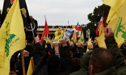 Hezbollah demands Lebanon govt lift ban on Iran planes