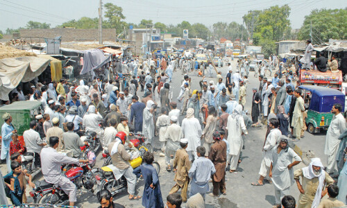 Mob ransacks hospital, blocks GT Road after manhole deaths