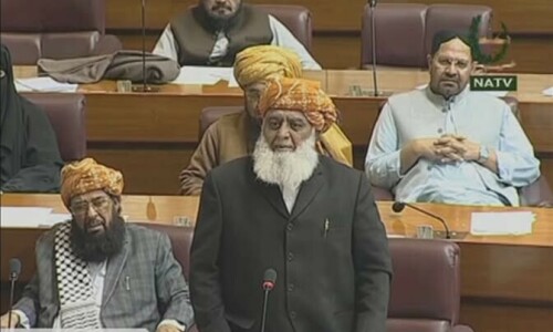 Fazl slams govt over ‘lack of civilian decision-making’ Fazl slams govt over ‘lack of civilian decision-making’