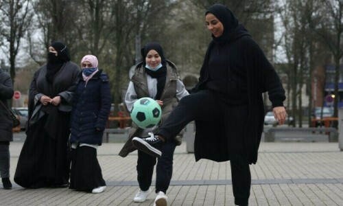 France’s Senate backs move to ban headscarf in sport France’s Senate backs move to ban headscarf in sport